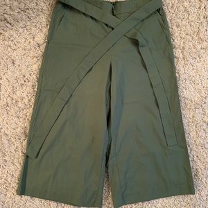 Culottes with elastic in the back of the waist